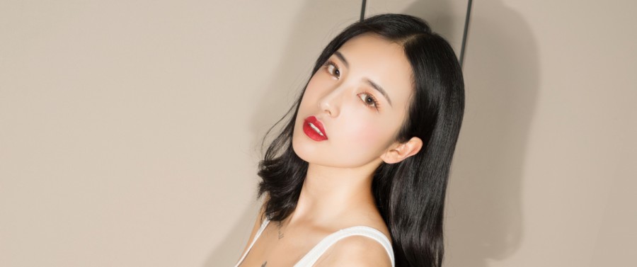 杨依易头像